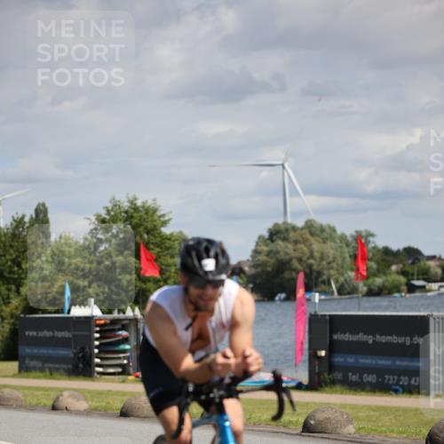 16.06.2024 - 26. Vierlanden-Triathlon Jannik Wohlers http://msf.ph/oto/6292095 16.06.2024 11:35:18 Radfahren 61, 95, 167, 191, 195, 268, 318, 383, 411, 516 meine-sportfotos.de