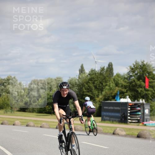 16.06.2024 - 26. Vierlanden-Triathlon Jannik Wohlers http://msf.ph/oto/6292112 16.06.2024 11:35:29 Radfahren 35, 97, 129, 145, 218, 267, 496, 528 meine-sportfotos.de