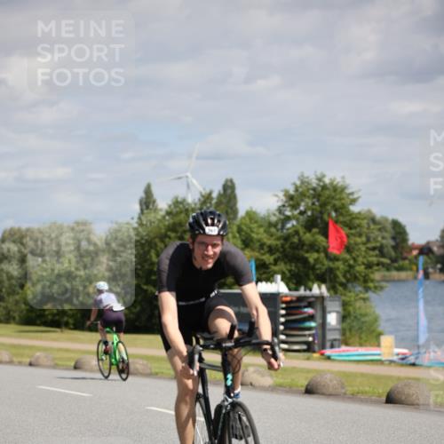 16.06.2024 - 26. Vierlanden-Triathlon Jannik Wohlers http://msf.ph/oto/6292127 16.06.2024 11:35:30 Radfahren 97, 218, 267, 314, 496, 528 meine-sportfotos.de