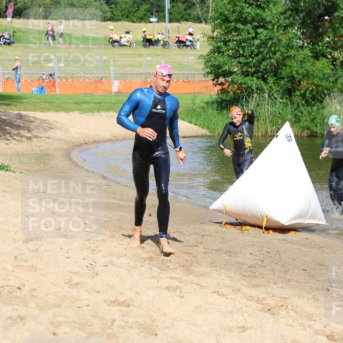 16.06.2024 - 26. Vierlanden-Triathlon Strokosch-Dieckow http://msf.ph/oto/6292128 16.06.2024 09:36:20 Schwimmen 86, 107, 108, 167, 86, 107, 108, 167 meine-sportfotos.de