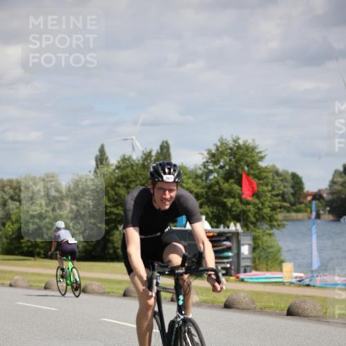 16.06.2024 - 26. Vierlanden-Triathlon Jannik Wohlers http://msf.ph/oto/6292130 16.06.2024 11:35:30 Radfahren 97, 218, 267, 314, 496, 528 meine-sportfotos.de