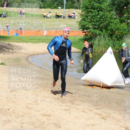 16.06.2024 - 26. Vierlanden-Triathlon Strokosch-Dieckow http://msf.ph/oto/6292136 16.06.2024 09:36:20 Schwimmen 86, 107, 108, 167, 86, 107, 108, 167 meine-sportfotos.de
