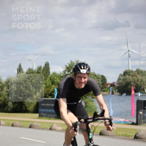 16.06.2024 - 26. Vierlanden-Triathlon Jannik Wohlers http://msf.ph/oto/6292140 16.06.2024 11:35:30 Radfahren 97, 218, 267, 314, 496, 528 meine-sportfotos.de