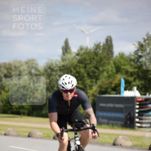 16.06.2024 - 26. Vierlanden-Triathlon Jannik Wohlers http://msf.ph/oto/6292163 16.06.2024 11:35:33 Radfahren 97, 218, 266, 267, 314, 528 meine-sportfotos.de
