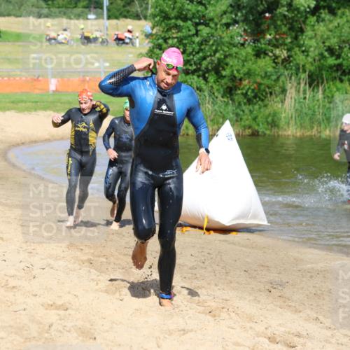 16.06.2024 - 26. Vierlanden-Triathlon Strokosch-Dieckow http://msf.ph/oto/6292170 16.06.2024 09:36:22 Schwimmen 86, 107, 108, 167, 86, 107, 108, 167 meine-sportfotos.de