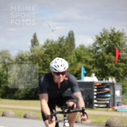 16.06.2024 - 26. Vierlanden-Triathlon Jannik Wohlers http://msf.ph/oto/6292175 16.06.2024 11:35:33 Radfahren 97, 218, 266, 267, 314, 528 meine-sportfotos.de