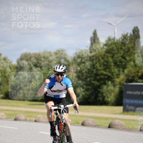16.06.2024 - 26. Vierlanden-Triathlon Jannik Wohlers http://msf.ph/oto/6292182 16.06.2024 11:35:35 Radfahren 243, 266, 267, 314, 351, 528 meine-sportfotos.de