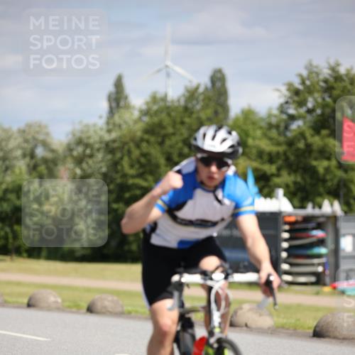 16.06.2024 - 26. Vierlanden-Triathlon Jannik Wohlers http://msf.ph/oto/6292206 16.06.2024 11:35:35 Radfahren 243, 266, 267, 314, 351, 528 meine-sportfotos.de