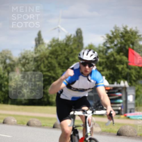 16.06.2024 - 26. Vierlanden-Triathlon Jannik Wohlers http://msf.ph/oto/6292208 16.06.2024 11:35:35 Radfahren 243, 266, 267, 314, 351, 528 meine-sportfotos.de