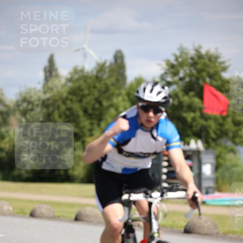 16.06.2024 - 26. Vierlanden-Triathlon Jannik Wohlers http://msf.ph/oto/6292211 16.06.2024 11:35:35 Radfahren 243, 266, 267, 314, 351, 528 meine-sportfotos.de