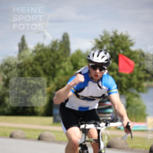 16.06.2024 - 26. Vierlanden-Triathlon Jannik Wohlers http://msf.ph/oto/6292213 16.06.2024 11:35:35 Radfahren 243, 266, 267, 314, 351, 528 meine-sportfotos.de