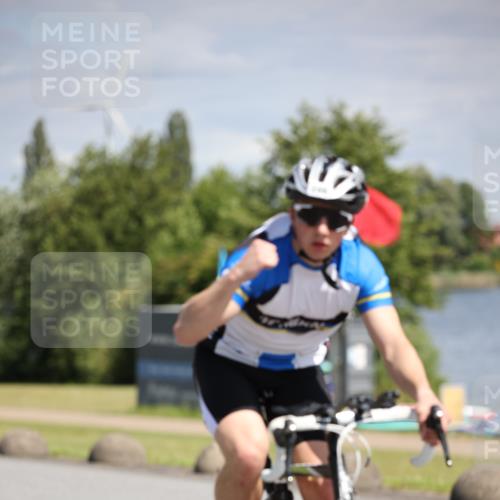 16.06.2024 - 26. Vierlanden-Triathlon Jannik Wohlers http://msf.ph/oto/6292215 16.06.2024 11:35:35 Radfahren 243, 266, 267, 314, 351, 528 meine-sportfotos.de