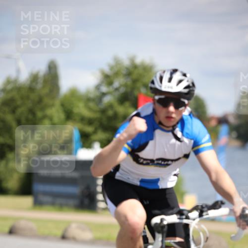16.06.2024 - 26. Vierlanden-Triathlon Jannik Wohlers http://msf.ph/oto/6292221 16.06.2024 11:35:35 Radfahren 243, 266, 267, 314, 351, 528 meine-sportfotos.de