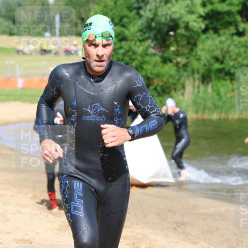 16.06.2024 - 26. Vierlanden-Triathlon Strokosch-Dieckow http://msf.ph/oto/6292268 16.06.2024 09:36:27 Schwimmen 86, 107, 108, 167, 86, 107, 108, 167 meine-sportfotos.de