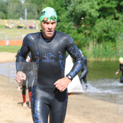 16.06.2024 - 26. Vierlanden-Triathlon Strokosch-Dieckow http://msf.ph/oto/6292274 16.06.2024 09:36:27 Schwimmen 86, 107, 108, 167, 86, 107, 108, 167 meine-sportfotos.de