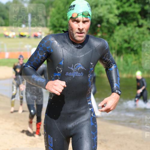 16.06.2024 - 26. Vierlanden-Triathlon Strokosch-Dieckow http://msf.ph/oto/6292288 16.06.2024 09:36:27 Schwimmen 86, 107, 108, 167, 86, 107, 108, 167 meine-sportfotos.de