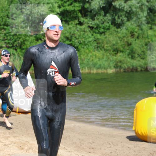 16.06.2024 - 26. Vierlanden-Triathlon Strokosch-Dieckow http://msf.ph/oto/6292309 16.06.2024 09:36:29 Schwimmen 86, 107, 108, 167, 86, 107, 108, 167 meine-sportfotos.de