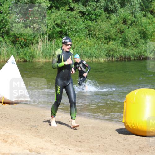 16.06.2024 - 26. Vierlanden-Triathlon Strokosch-Dieckow http://msf.ph/oto/6292341 16.06.2024 09:36:40 Schwimmen 61, 108, 61, 108 meine-sportfotos.de