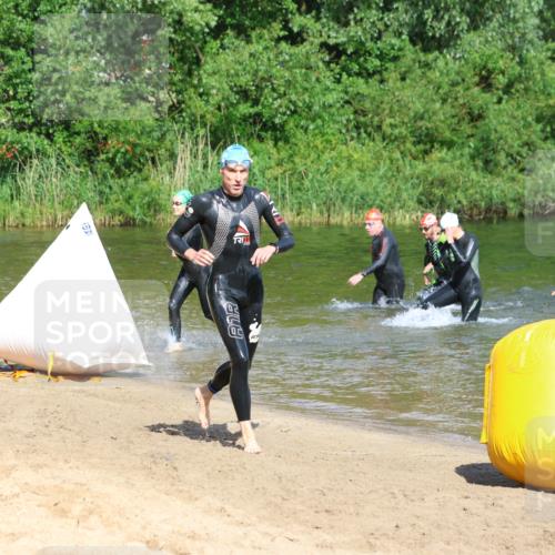 16.06.2024 - 26. Vierlanden-Triathlon Strokosch-Dieckow http://msf.ph/oto/6292388 16.06.2024 09:36:45 Schwimmen 61, 99, 61, 99 meine-sportfotos.de