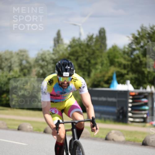 16.06.2024 - 26. Vierlanden-Triathlon Jannik Wohlers http://msf.ph/oto/6292395 16.06.2024 11:35:44 Radfahren 181, 243, 336, 339, 351 meine-sportfotos.de