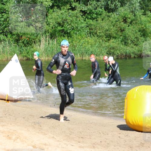 16.06.2024 - 26. Vierlanden-Triathlon Strokosch-Dieckow http://msf.ph/oto/6292402 16.06.2024 09:36:45 Schwimmen 61, 99, 61, 99 meine-sportfotos.de