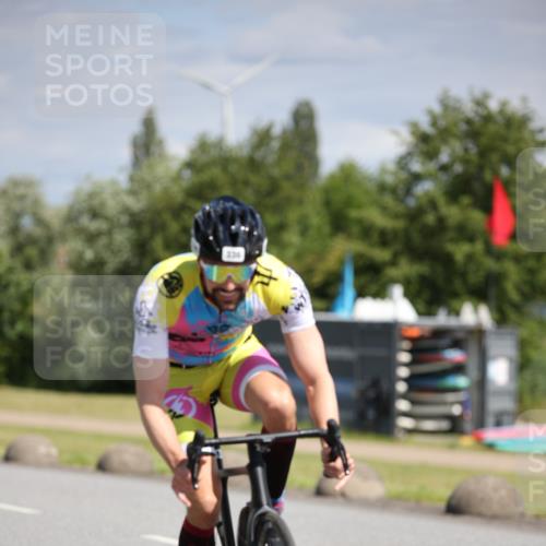 16.06.2024 - 26. Vierlanden-Triathlon Jannik Wohlers http://msf.ph/oto/6292407 16.06.2024 11:35:44 Radfahren 181, 243, 336, 339, 351 meine-sportfotos.de