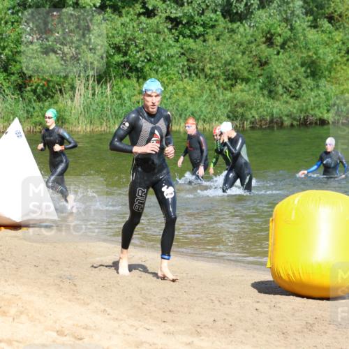 16.06.2024 - 26. Vierlanden-Triathlon Strokosch-Dieckow http://msf.ph/oto/6292418 16.06.2024 09:36:45 Schwimmen 61, 99, 61, 99 meine-sportfotos.de