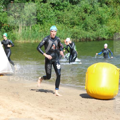 16.06.2024 - 26. Vierlanden-Triathlon Strokosch-Dieckow http://msf.ph/oto/6292426 16.06.2024 09:36:45 Schwimmen 61, 99, 61, 99 meine-sportfotos.de