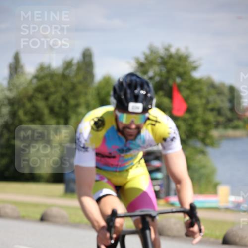 16.06.2024 - 26. Vierlanden-Triathlon Jannik Wohlers http://msf.ph/oto/6292448 16.06.2024 11:35:45 Radfahren 181, 336, 339, 351 meine-sportfotos.de