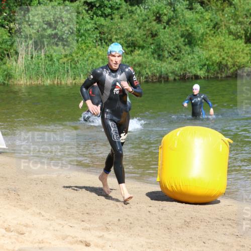 16.06.2024 - 26. Vierlanden-Triathlon Strokosch-Dieckow http://msf.ph/oto/6292452 16.06.2024 09:36:45 Schwimmen 61, 99, 61, 99 meine-sportfotos.de