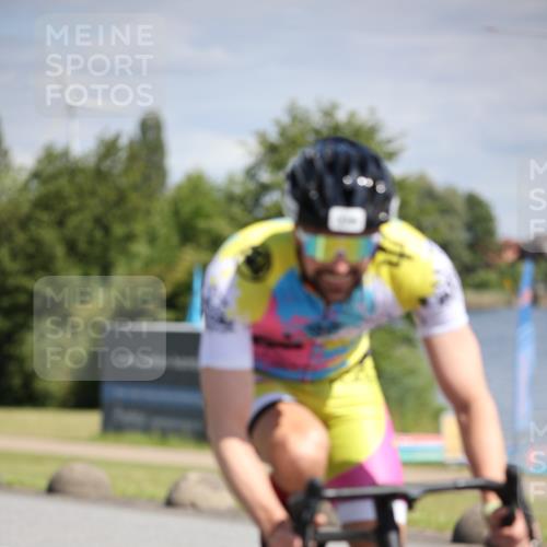 16.06.2024 - 26. Vierlanden-Triathlon Jannik Wohlers http://msf.ph/oto/6292456 16.06.2024 11:35:45 Radfahren 181, 336, 339, 351 meine-sportfotos.de