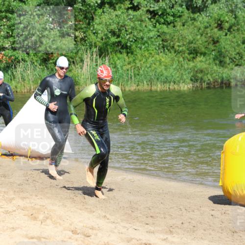 16.06.2024 - 26. Vierlanden-Triathlon Strokosch-Dieckow http://msf.ph/oto/6292510 16.06.2024 09:36:51 Schwimmen 99, 122, 99, 122 meine-sportfotos.de