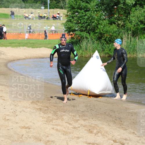 16.06.2024 - 26. Vierlanden-Triathlon Strokosch-Dieckow http://msf.ph/oto/6292714 16.06.2024 09:37:02 Schwimmen 122, 144, 122, 144 meine-sportfotos.de