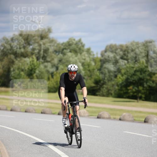 16.06.2024 - 26. Vierlanden-Triathlon Jannik Wohlers http://msf.ph/oto/6293077 16.06.2024 11:36:04 Radfahren 53, 134, 205, 260 meine-sportfotos.de