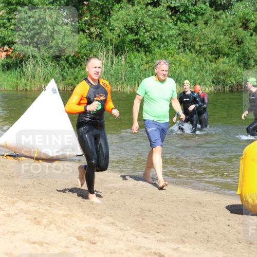 16.06.2024 - 26. Vierlanden-Triathlon Strokosch-Dieckow http://msf.ph/oto/6293119 16.06.2024 09:37:32 Schwimmen 32, 39, 41, 45, 170, 32, 39, 41, 45, 170 meine-sportfotos.de