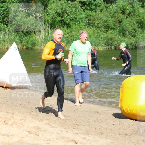 16.06.2024 - 26. Vierlanden-Triathlon Strokosch-Dieckow http://msf.ph/oto/6293142 16.06.2024 09:37:32 Schwimmen 32, 39, 41, 45, 170, 32, 39, 41, 45, 170 meine-sportfotos.de