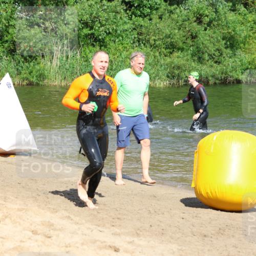 16.06.2024 - 26. Vierlanden-Triathlon Strokosch-Dieckow http://msf.ph/oto/6293156 16.06.2024 09:37:32 Schwimmen 32, 39, 41, 45, 170, 32, 39, 41, 45, 170 meine-sportfotos.de