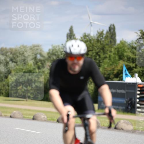 16.06.2024 - 26. Vierlanden-Triathlon Jannik Wohlers http://msf.ph/oto/6293180 16.06.2024 11:36:05 Radfahren 53, 134, 205, 260 meine-sportfotos.de