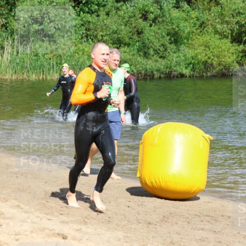 16.06.2024 - 26. Vierlanden-Triathlon Strokosch-Dieckow http://msf.ph/oto/6293190 16.06.2024 09:37:33 Schwimmen 32, 39, 41, 45, 170, 32, 39, 41, 45, 170 meine-sportfotos.de