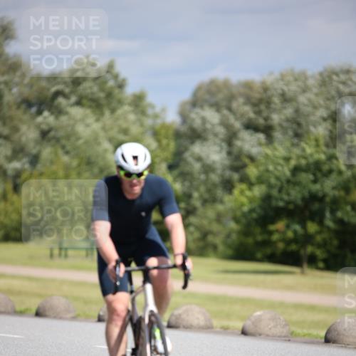 16.06.2024 - 26. Vierlanden-Triathlon Jannik Wohlers http://msf.ph/oto/6293223 16.06.2024 11:36:14 Radfahren 57, 168, 197, 205, 290, 305 meine-sportfotos.de