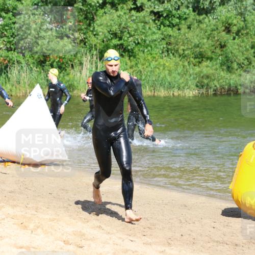 16.06.2024 - 26. Vierlanden-Triathlon Strokosch-Dieckow http://msf.ph/oto/6293225 16.06.2024 09:37:34 Schwimmen 18, 32, 39, 41, 45, 170, 18, 32, 39, 41, 45, 170 meine-sportfotos.de