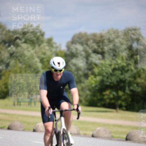 16.06.2024 - 26. Vierlanden-Triathlon Jannik Wohlers http://msf.ph/oto/6293229 16.06.2024 11:36:14 Radfahren 57, 168, 197, 205, 290, 305 meine-sportfotos.de