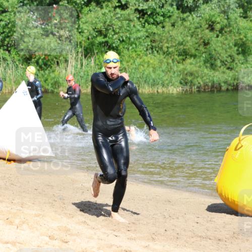 16.06.2024 - 26. Vierlanden-Triathlon Strokosch-Dieckow http://msf.ph/oto/6293237 16.06.2024 09:37:34 Schwimmen 18, 32, 39, 41, 45, 170, 18, 32, 39, 41, 45, 170 meine-sportfotos.de
