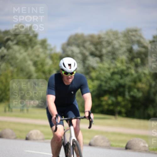 16.06.2024 - 26. Vierlanden-Triathlon Jannik Wohlers http://msf.ph/oto/6293240 16.06.2024 11:36:14 Radfahren 57, 168, 197, 205, 290, 305 meine-sportfotos.de