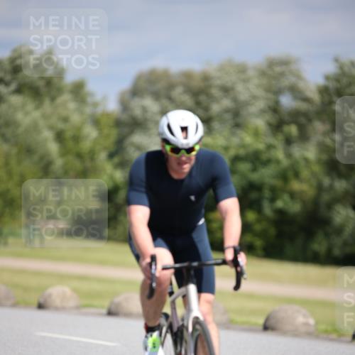16.06.2024 - 26. Vierlanden-Triathlon Jannik Wohlers http://msf.ph/oto/6293252 16.06.2024 11:36:14 Radfahren 57, 168, 197, 205, 290, 305 meine-sportfotos.de