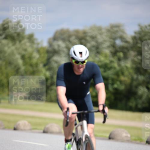 16.06.2024 - 26. Vierlanden-Triathlon Jannik Wohlers http://msf.ph/oto/6293254 16.06.2024 11:36:15 Radfahren 57, 168, 197, 282, 290, 305 meine-sportfotos.de