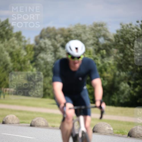 16.06.2024 - 26. Vierlanden-Triathlon Jannik Wohlers http://msf.ph/oto/6293259 16.06.2024 11:36:15 Radfahren 57, 168, 197, 282, 290, 305 meine-sportfotos.de