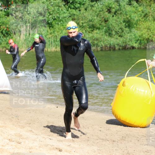 16.06.2024 - 26. Vierlanden-Triathlon Strokosch-Dieckow http://msf.ph/oto/6293275 16.06.2024 09:37:35 Schwimmen 18, 32, 39, 41, 45, 170, 18, 32, 39, 41, 45, 170 meine-sportfotos.de