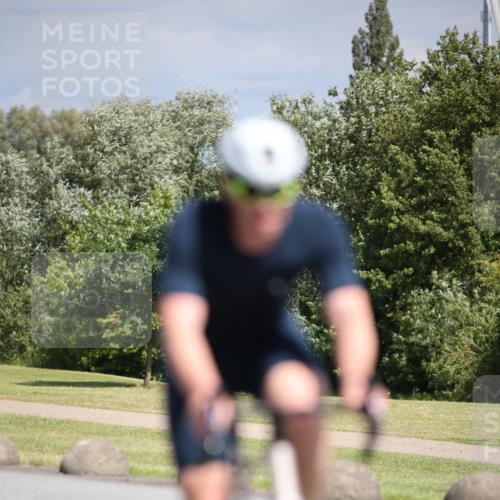 16.06.2024 - 26. Vierlanden-Triathlon Jannik Wohlers http://msf.ph/oto/6293298 16.06.2024 11:36:15 Radfahren 57, 168, 197, 282, 290, 305 meine-sportfotos.de