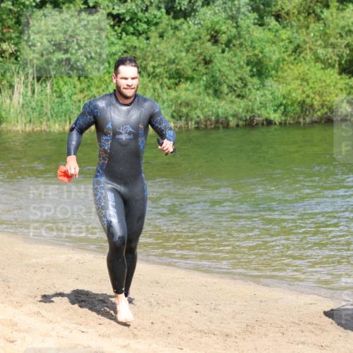 16.06.2024 - 26. Vierlanden-Triathlon Strokosch-Dieckow http://msf.ph/oto/6293317 16.06.2024 09:37:36 Schwimmen 18, 32, 39, 41, 45, 170, 18, 32, 39, 41, 45, 170 meine-sportfotos.de